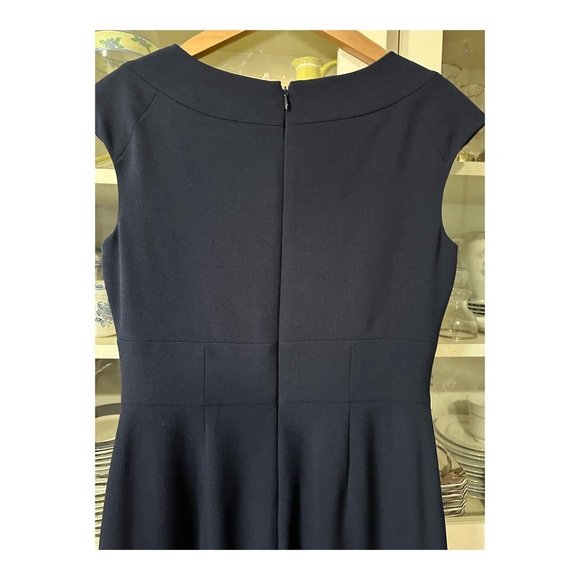 Tahari by ASL Casual Dress -
Sheath Scoop Neck Short sleeve... - Picture 4 of 7